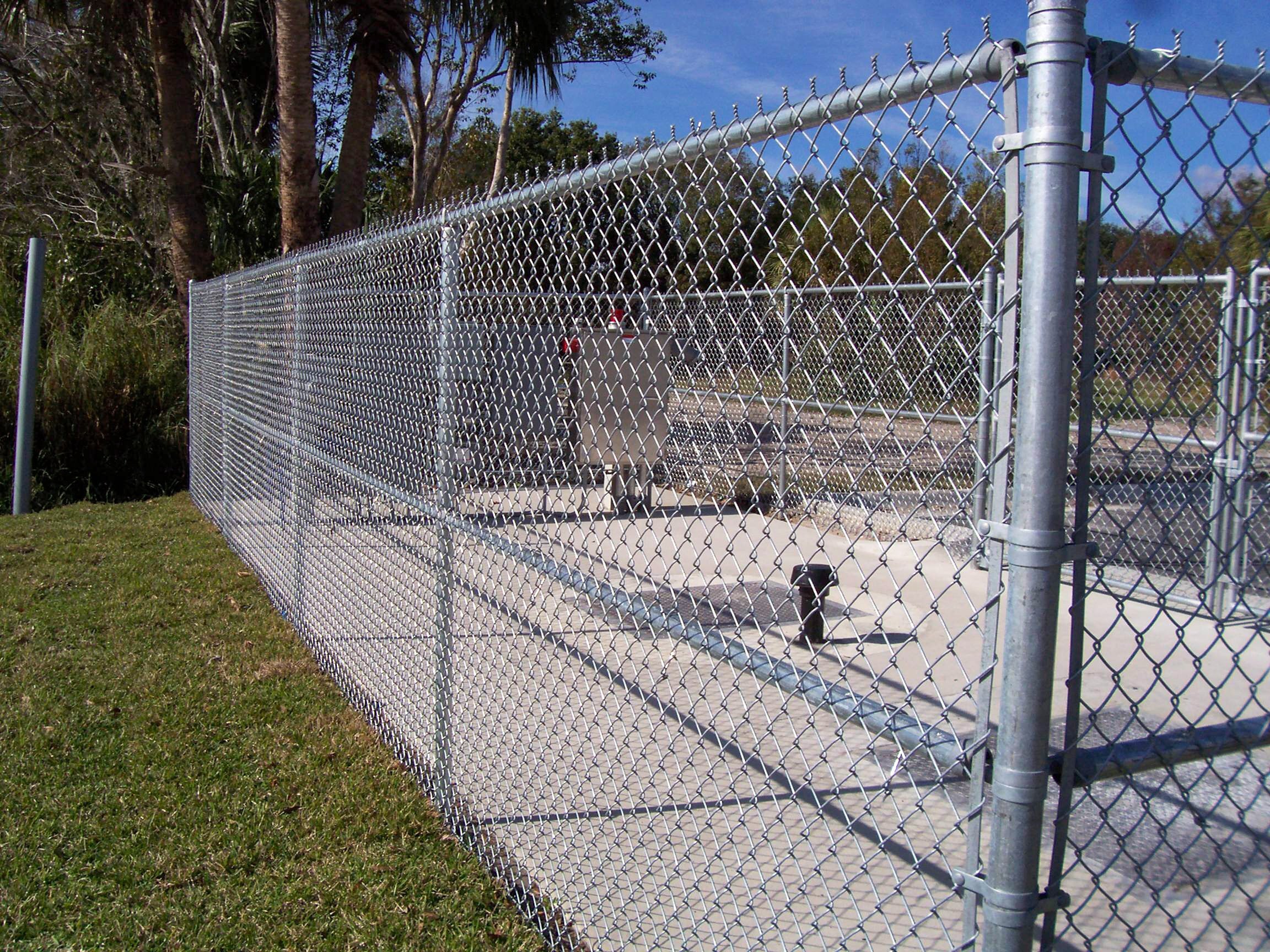 Galvanized commercial chain link fence 8ft tall for security in Austin